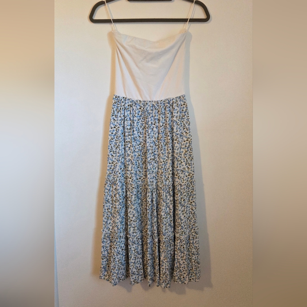 Elegant Backless White and Blue Floral Dress